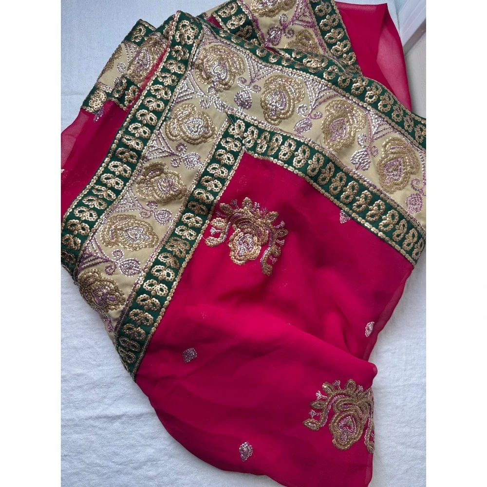 Magenta Georgette Saree Gold Sequins Embroidery Green Boarder Indian Handmade